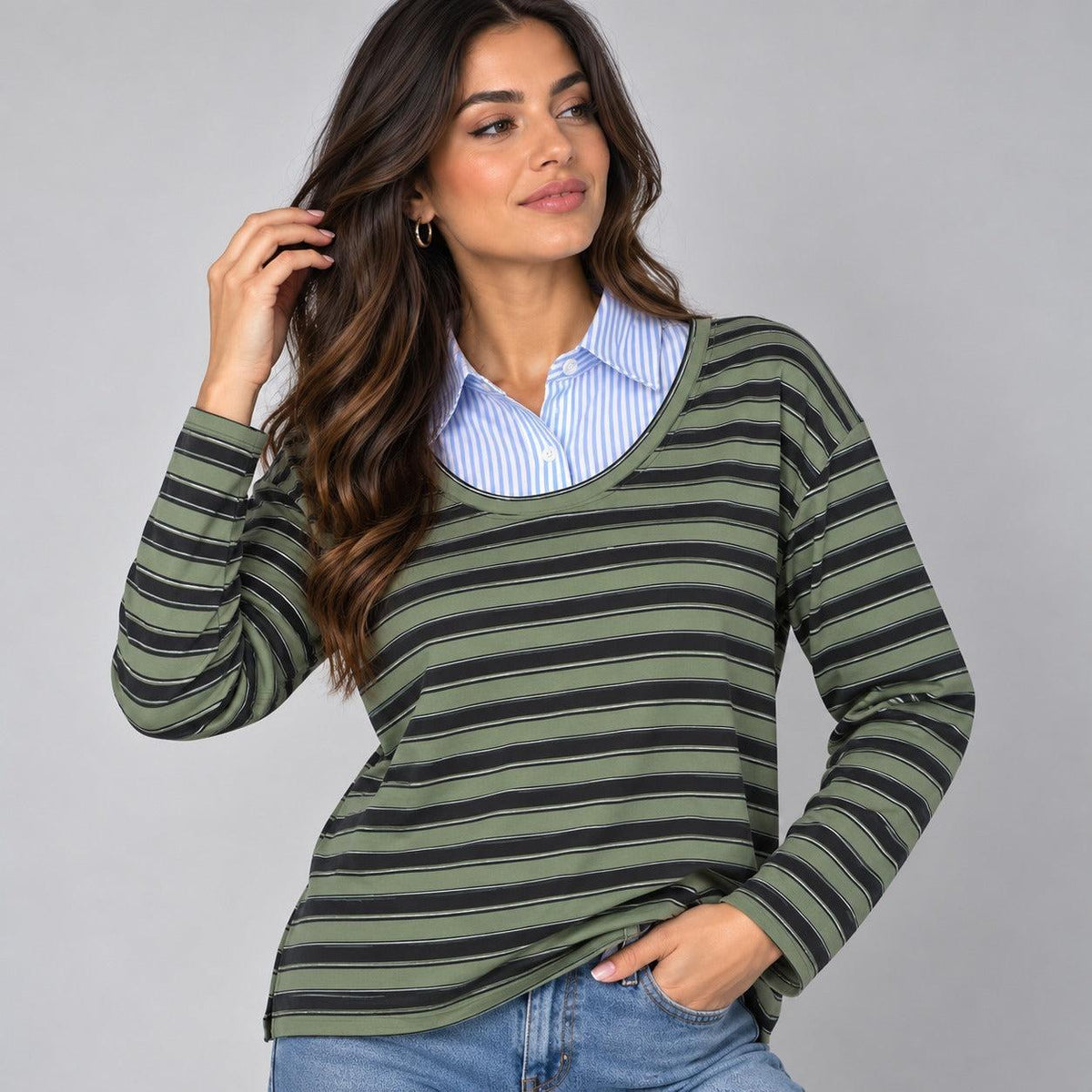 Maglia a righe con colletto camicia