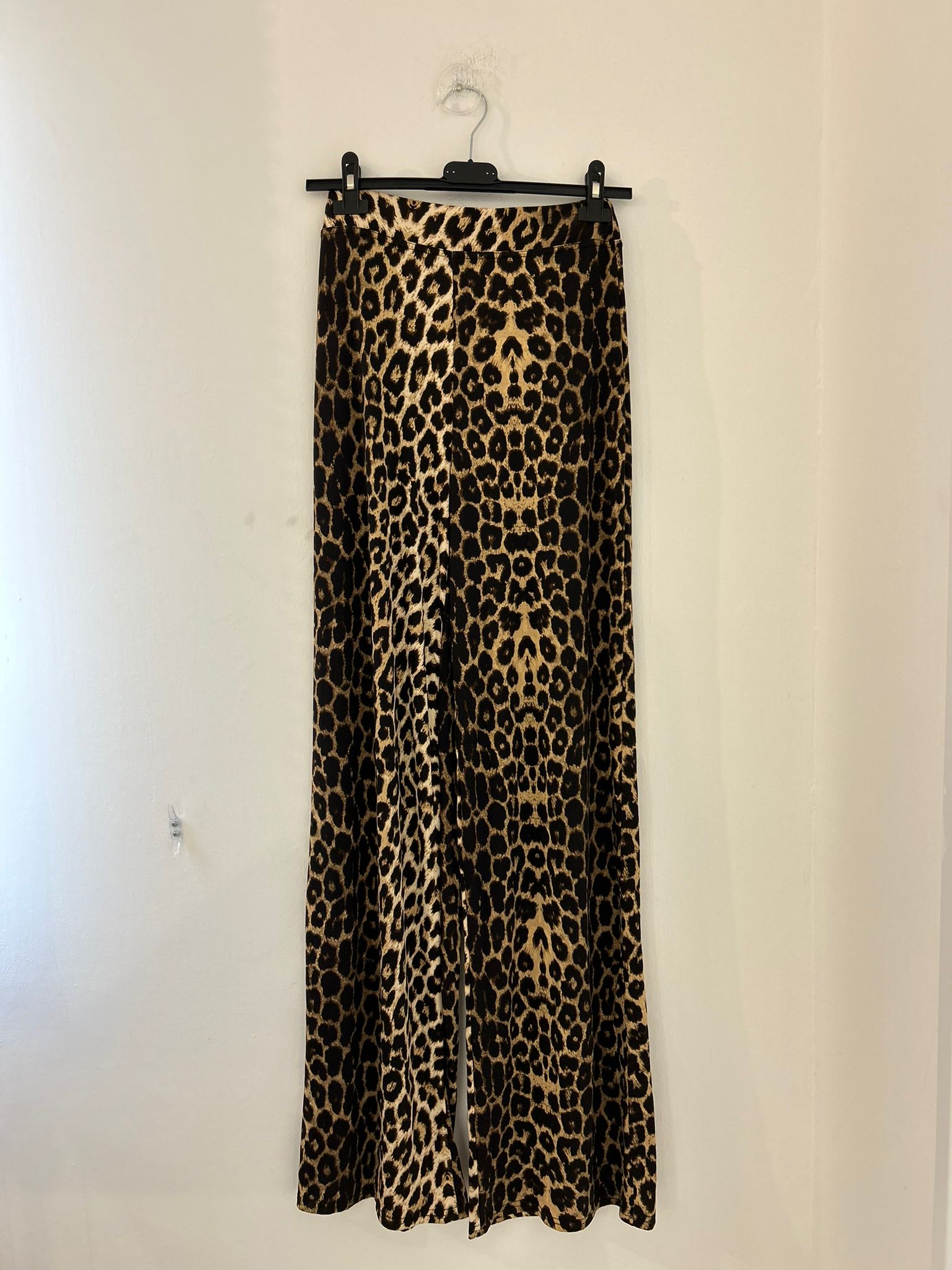 Pantalone elastico a zampa