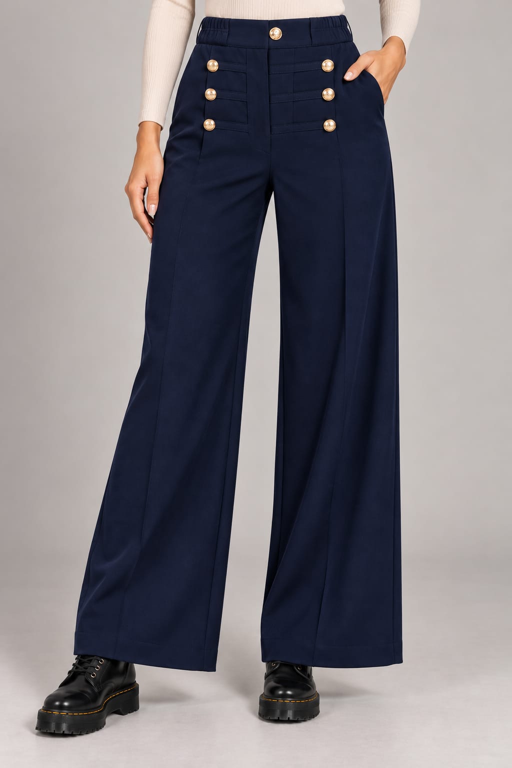 Pantalone palazzo con bottoni dorati